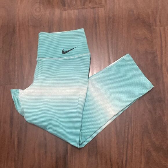 Nike Dri Fit crop legging green/white striped - Picture 1 of 6